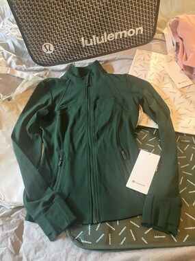 NWT Lululemon Define Jacket *Nulu, Sz 6, LEGACY GREEN